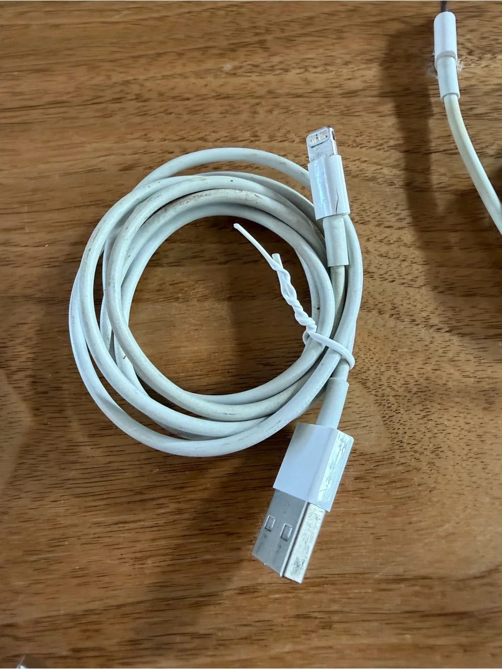 5 Apple USB to lightning Charging Cables - Compatible Cell Phone & Accessories